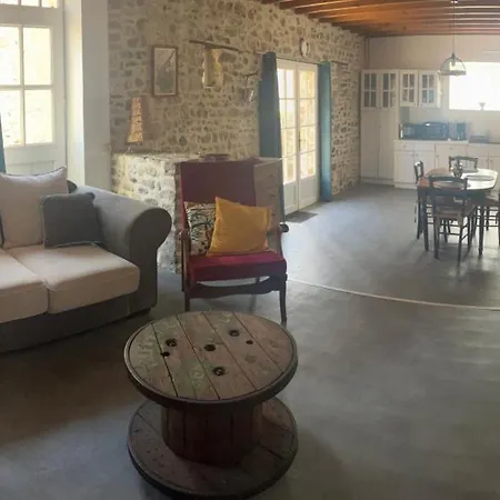 Holiday home Maison En Pierres A 1200m De La