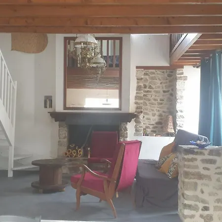 بيت للعطل Maison En Pierres A 1200m De La *
